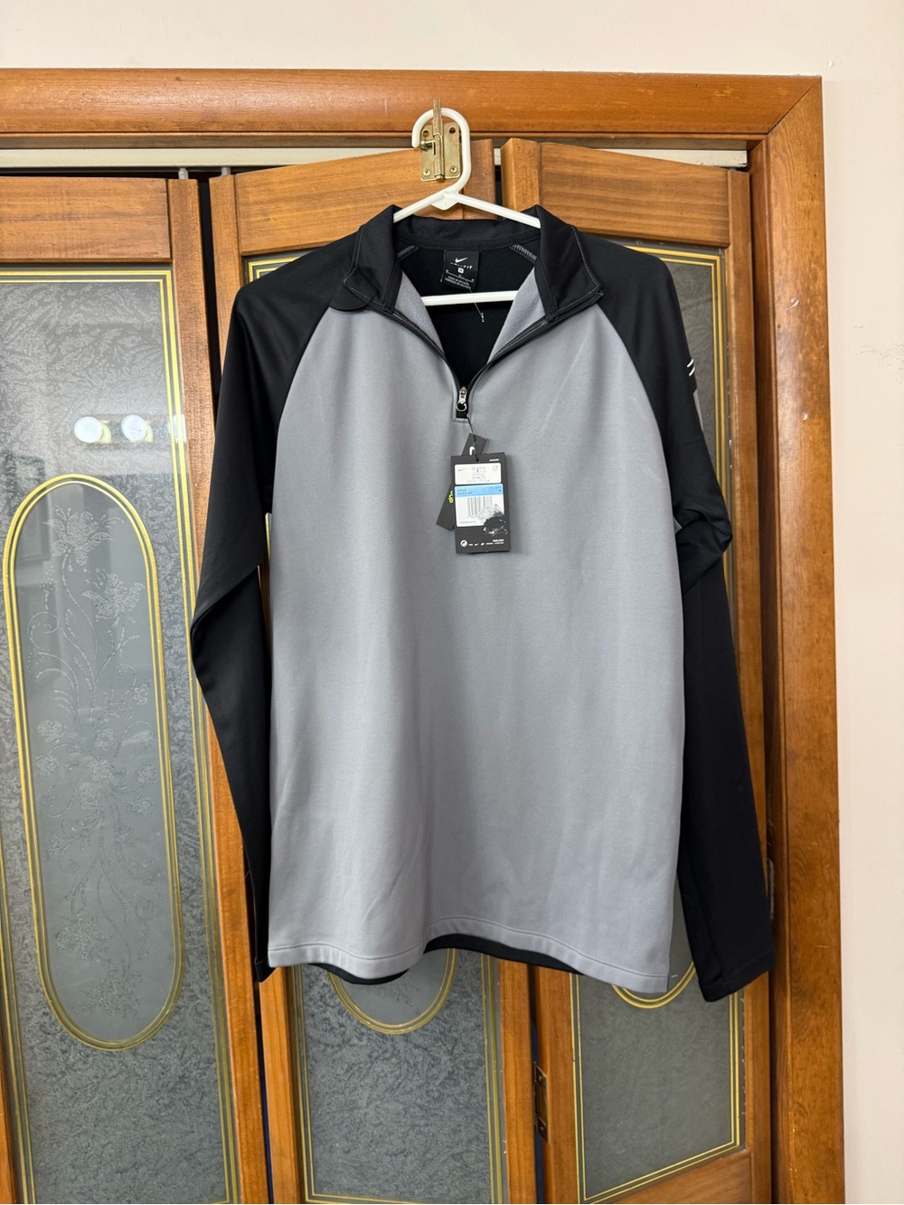 Men's NIKE  Black & Gray Half-Zip Performance Jacket, BRAND NEW Ladies